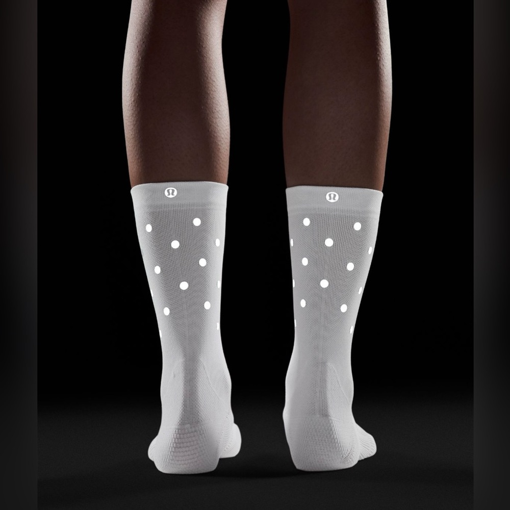 Lululemon NWT Power Stride White Casual Crew Socks with Polka Dots Reflective M